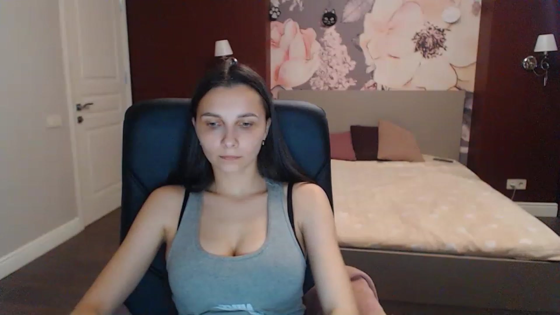 Gallery image thumbnail from Karina_Mils's myfreecams stream on, 06/02/2023, 17:06 image 7 of 20