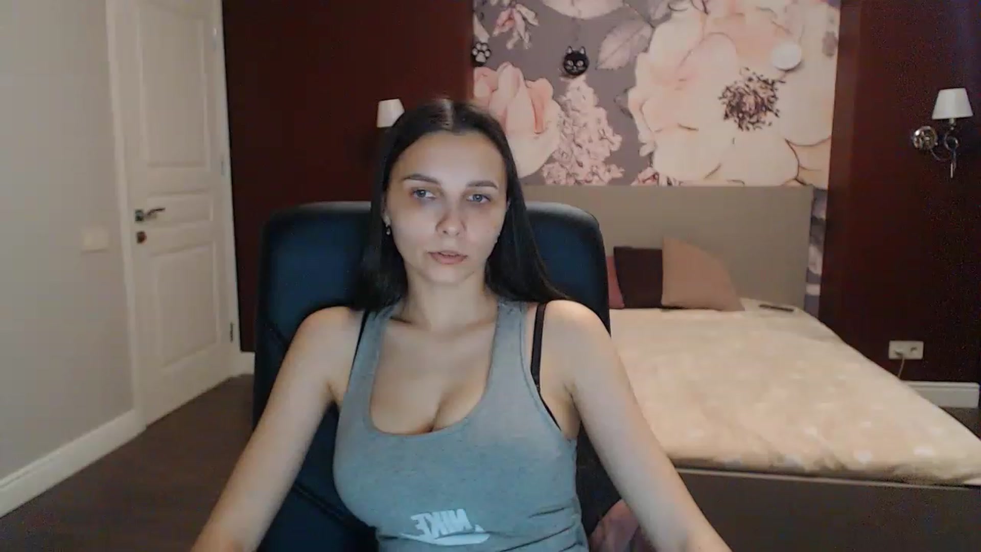 Gallery image thumbnail from Karina_Mils's myfreecams stream on, 06/02/2023, 17:06 image 12 of 20