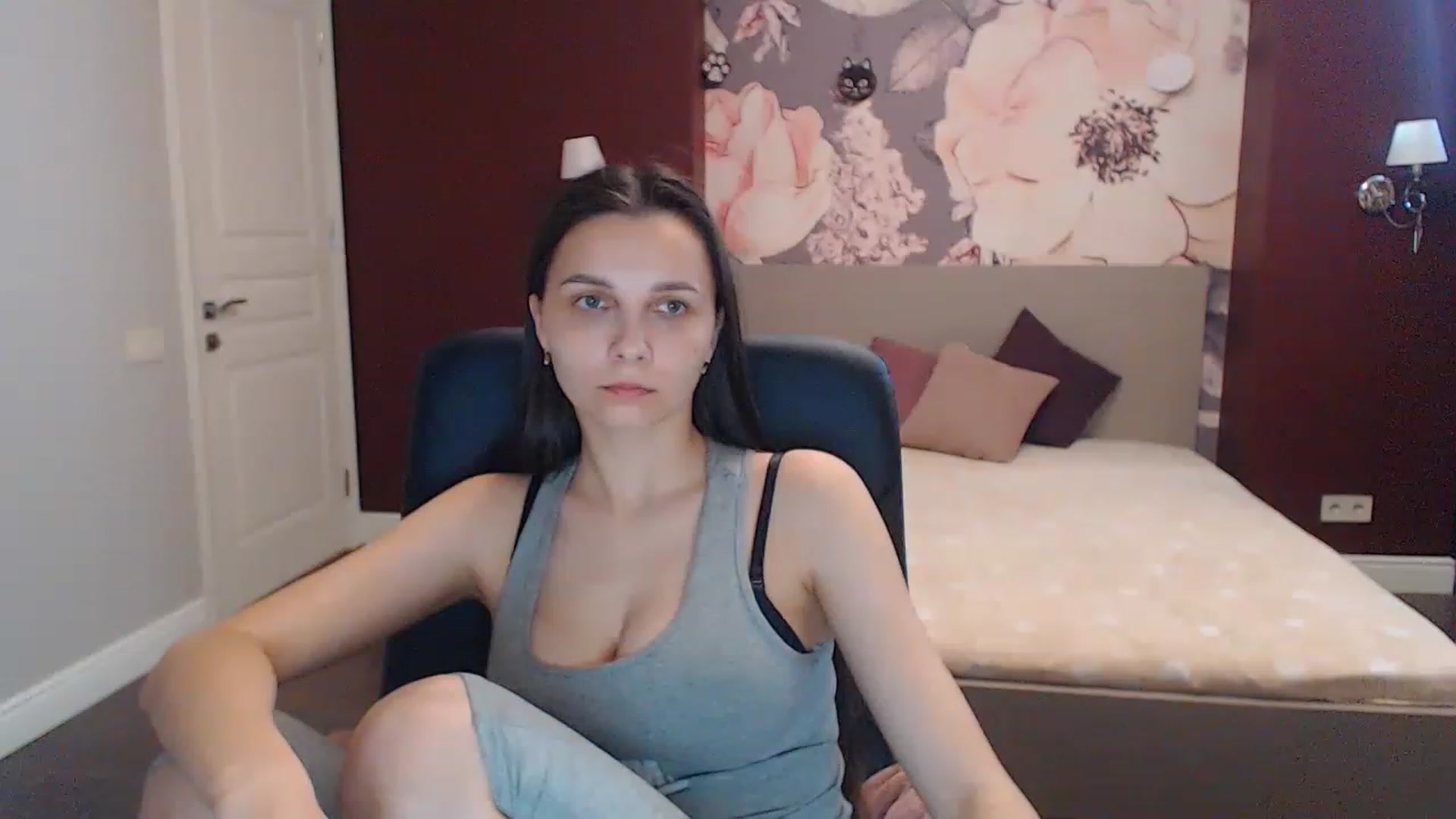 Gallery image thumbnail from Karina_Mils's myfreecams stream on, 06/03/2023, 14:16 image 17 of 20