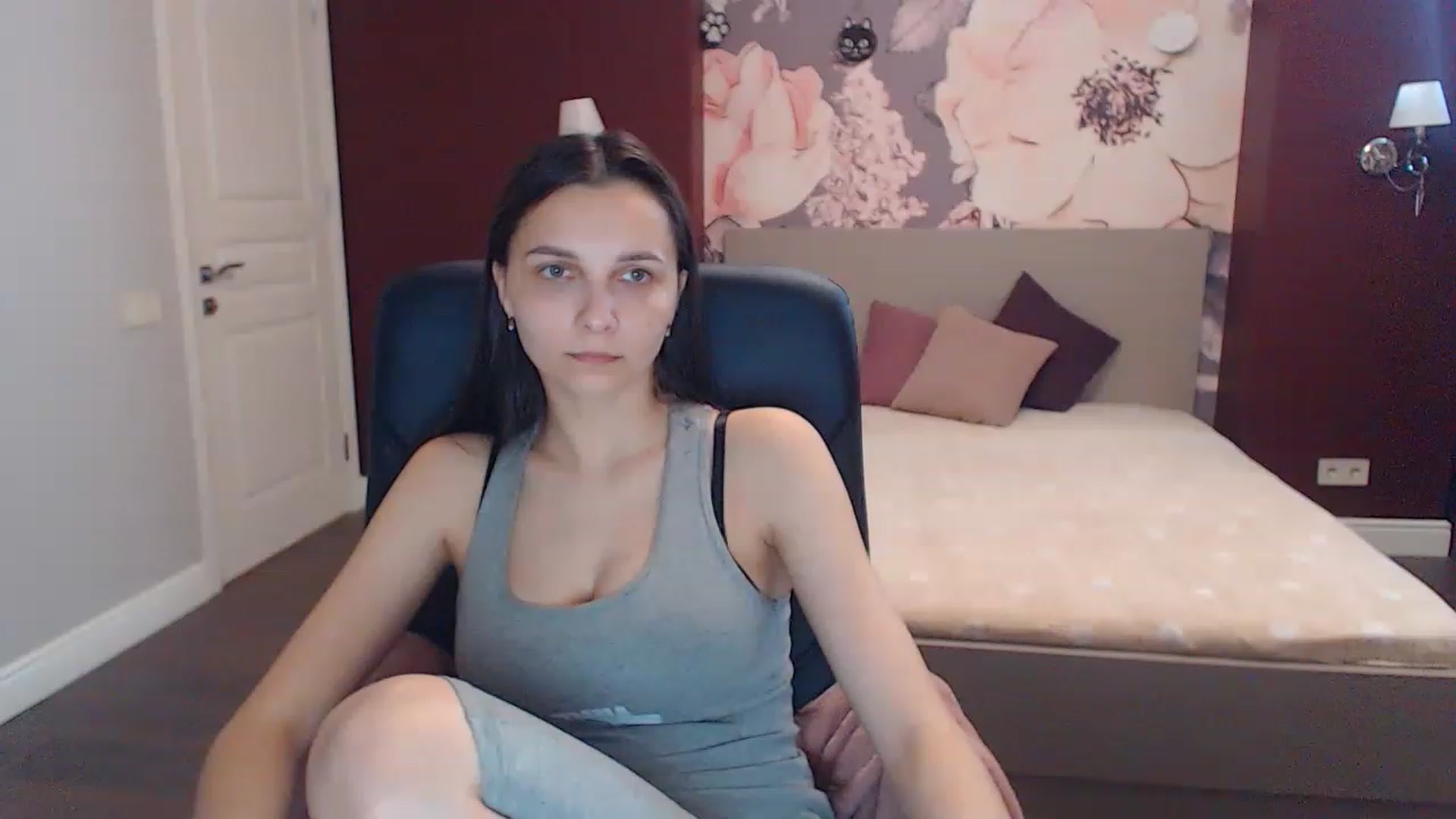 Gallery image thumbnail from Karina_Mils's myfreecams stream on, 06/03/2023, 14:16 image 9 of 20