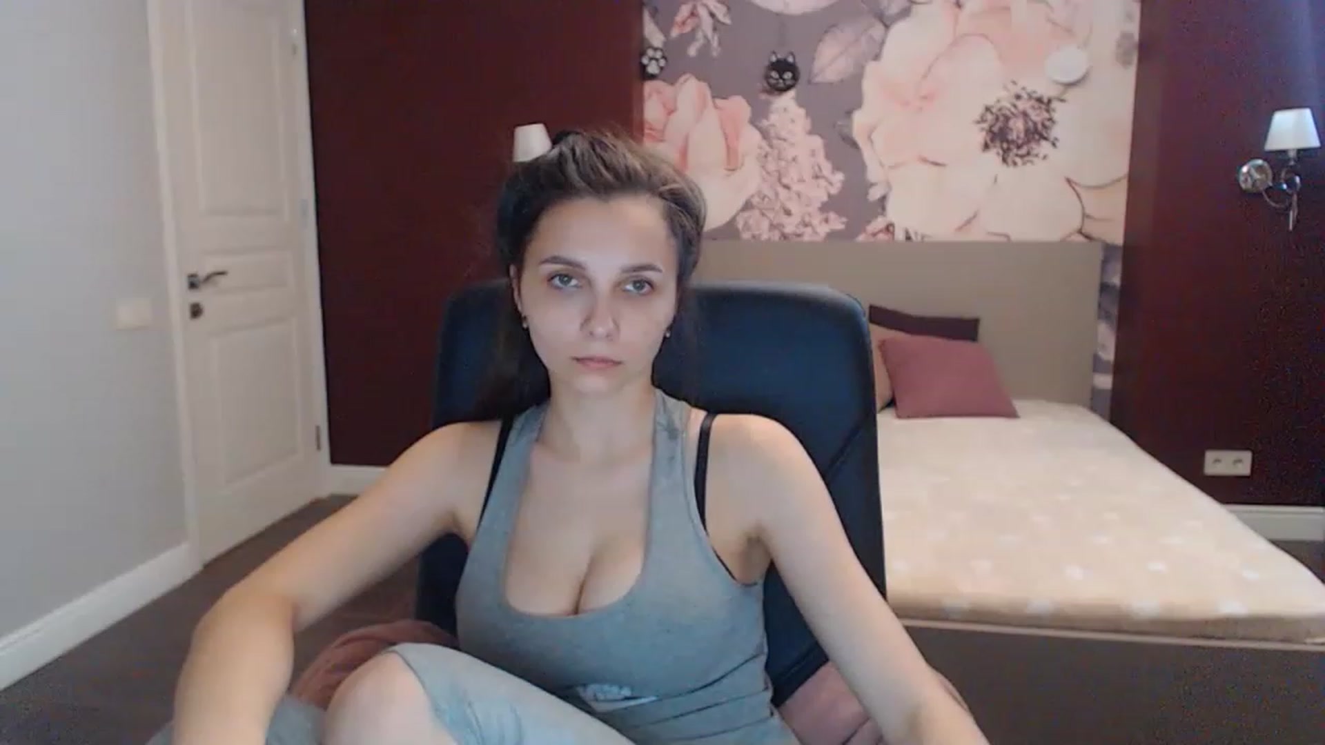 Gallery image thumbnail from Karina_Mils's myfreecams stream on, 06/04/2023, 14:43 image 2 of 20