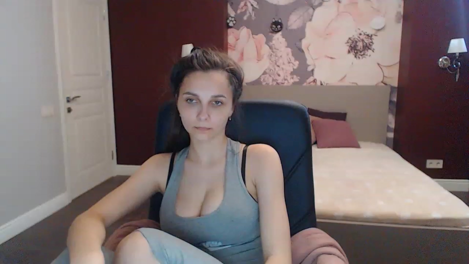 Gallery image thumbnail from Karina_Mils's myfreecams stream on, 06/04/2023, 14:43 image 3 of 20