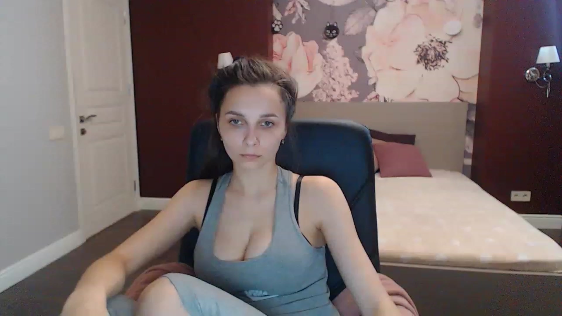 Gallery image thumbnail from Karina_Mils's myfreecams stream on, 06/04/2023, 14:43 image 6 of 20