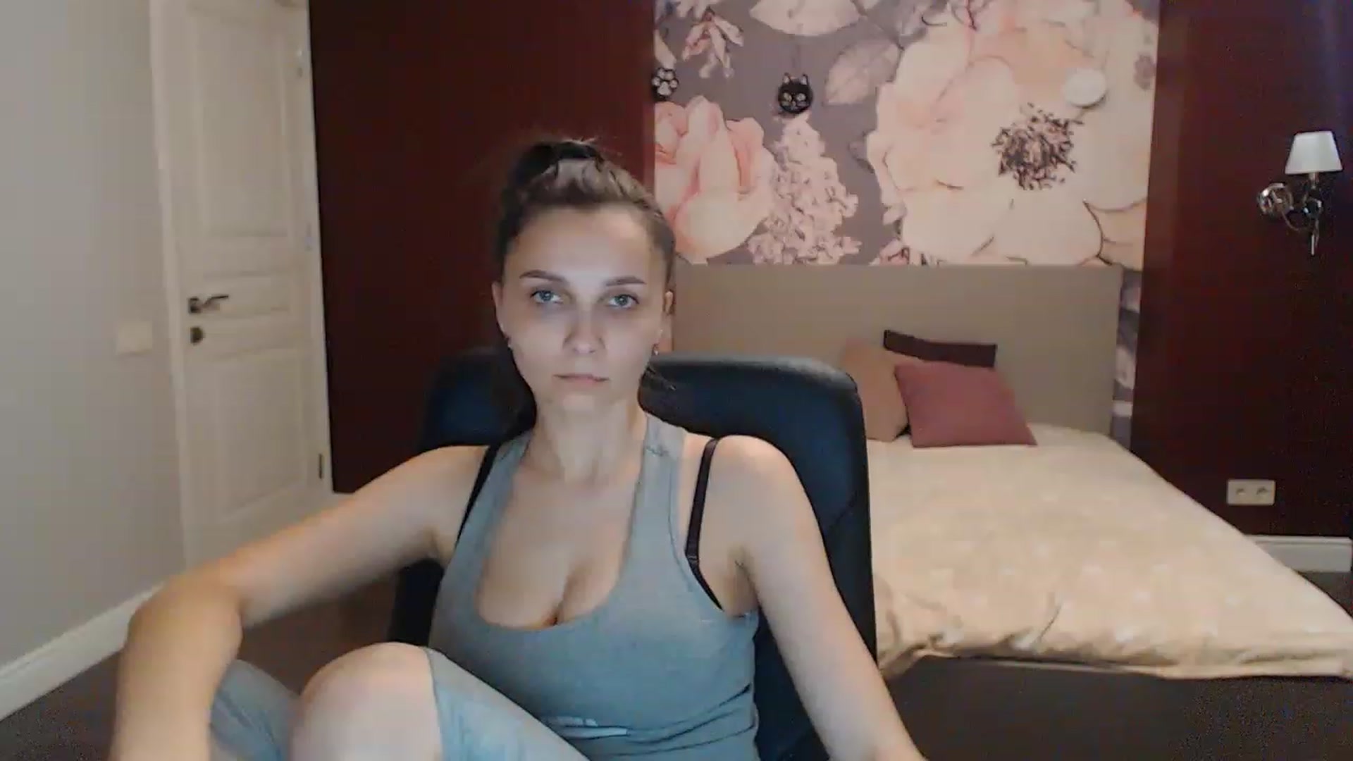 Gallery image thumbnail from Karina_Mils's myfreecams stream on, 06/04/2023, 16:44 image 20 of 20