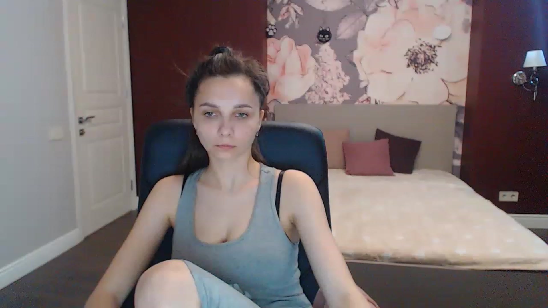 Gallery image thumbnail from Karina_Mils's myfreecams stream on, 06/05/2023, 11:13 image 14 of 20