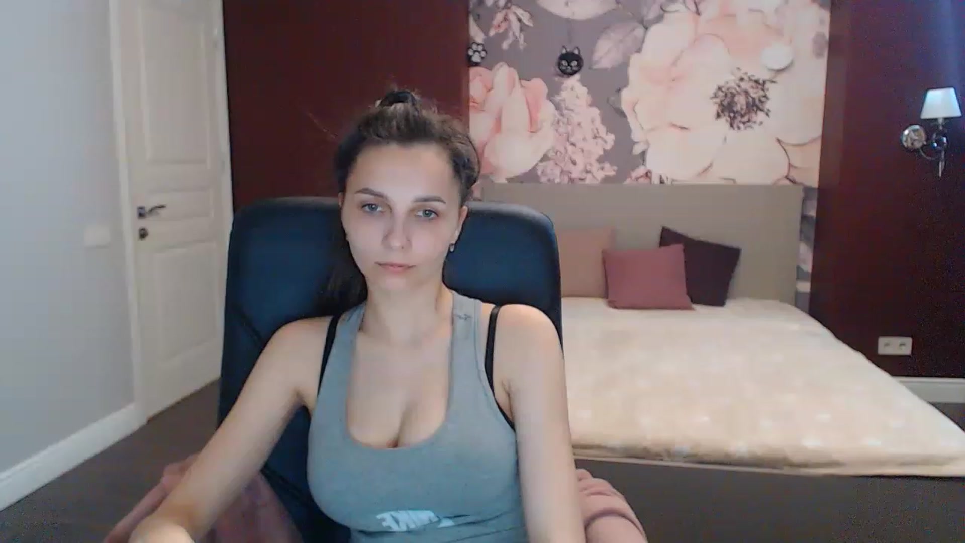 Gallery image thumbnail from Karina_Mils's myfreecams stream on, 06/05/2023, 11:13 image 20 of 20