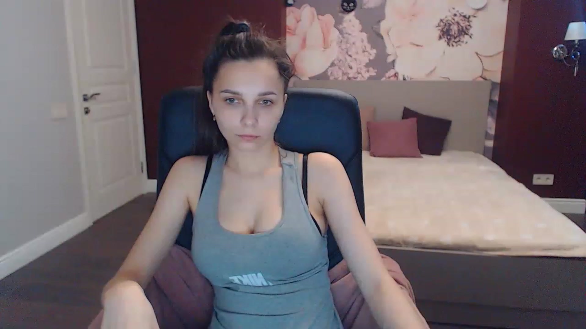 Gallery image thumbnail from Karina_Mils's myfreecams stream on, 06/05/2023, 11:13 image 3 of 20