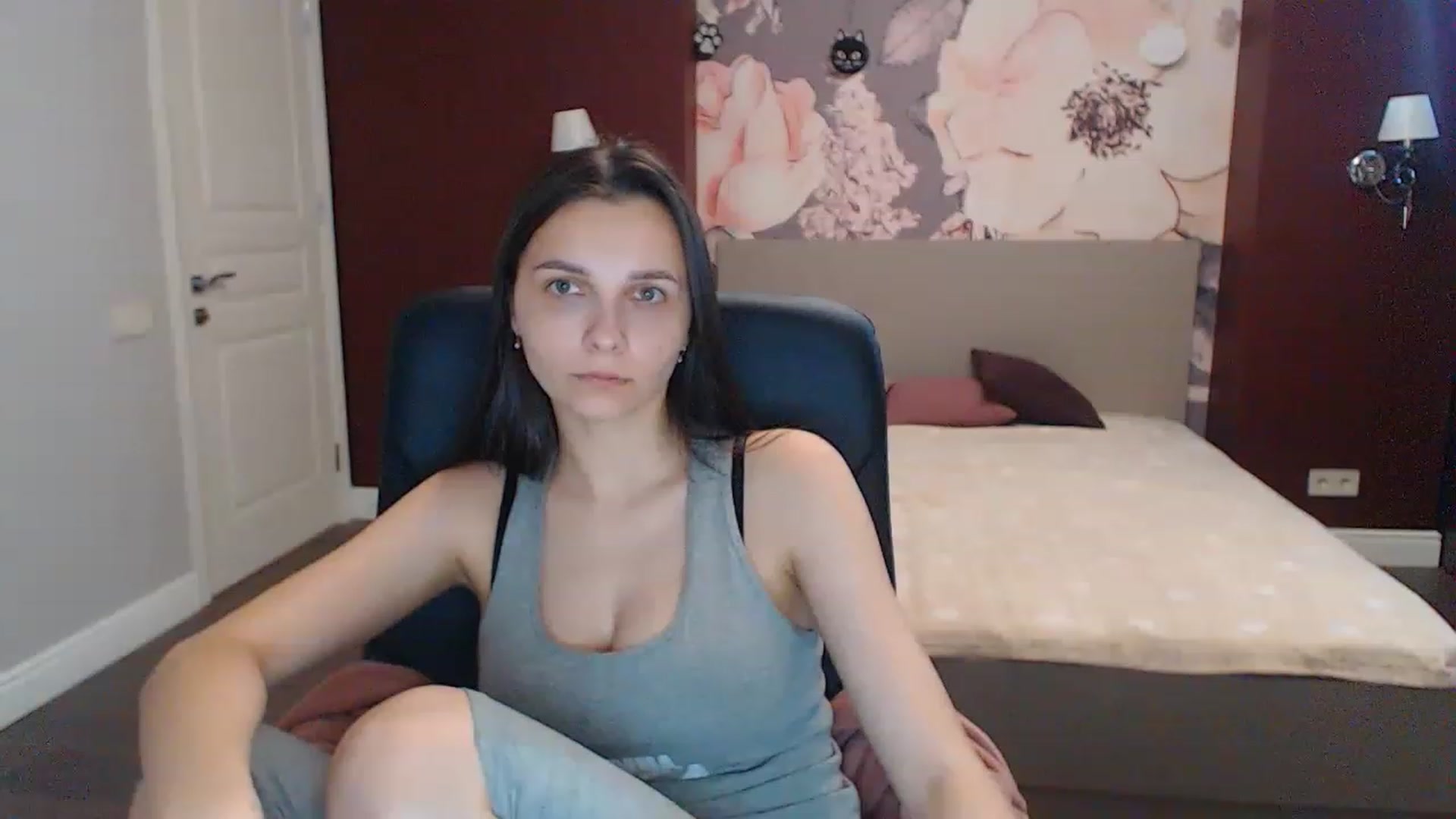 Gallery image thumbnail from Karina_Mils's myfreecams stream on, 06/08/2023, 10:09 image 4 of 20
