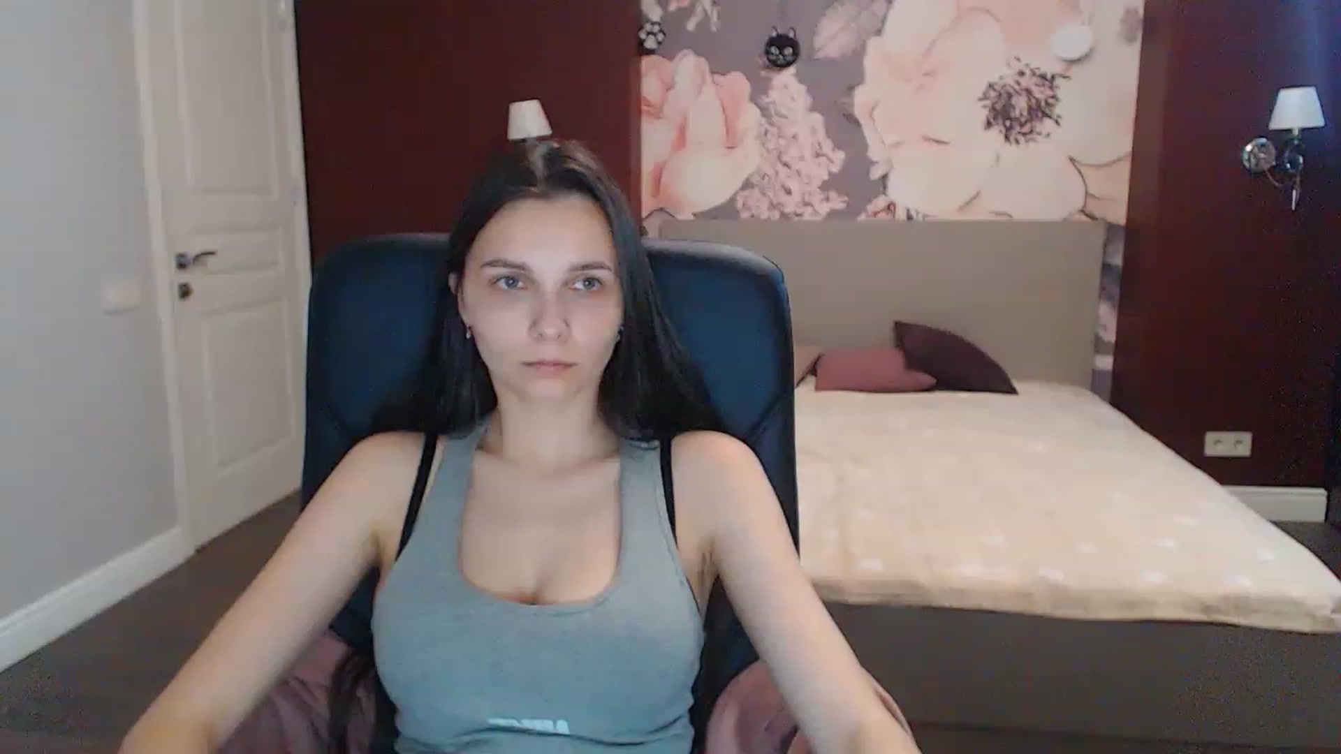 Gallery image thumbnail from Karina_Mils's myfreecams stream on, 06/08/2023, 10:09 image 12 of 20