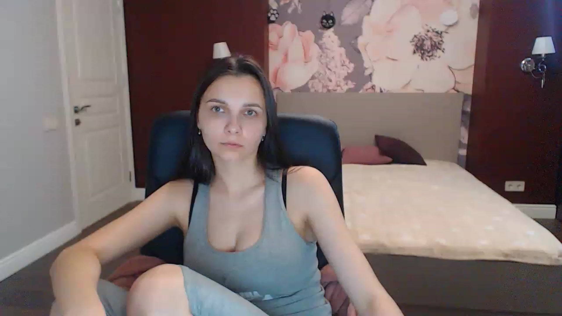 Gallery image thumbnail from Karina_Mils's myfreecams stream on, 06/08/2023, 10:09 image 1 of 20