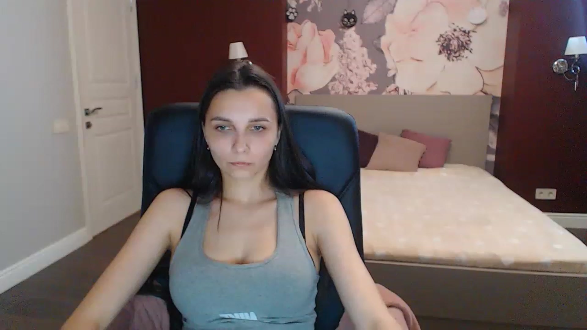 Gallery image thumbnail from Karina_Mils's myfreecams stream on, 06/09/2023, 14:51 image 10 of 20