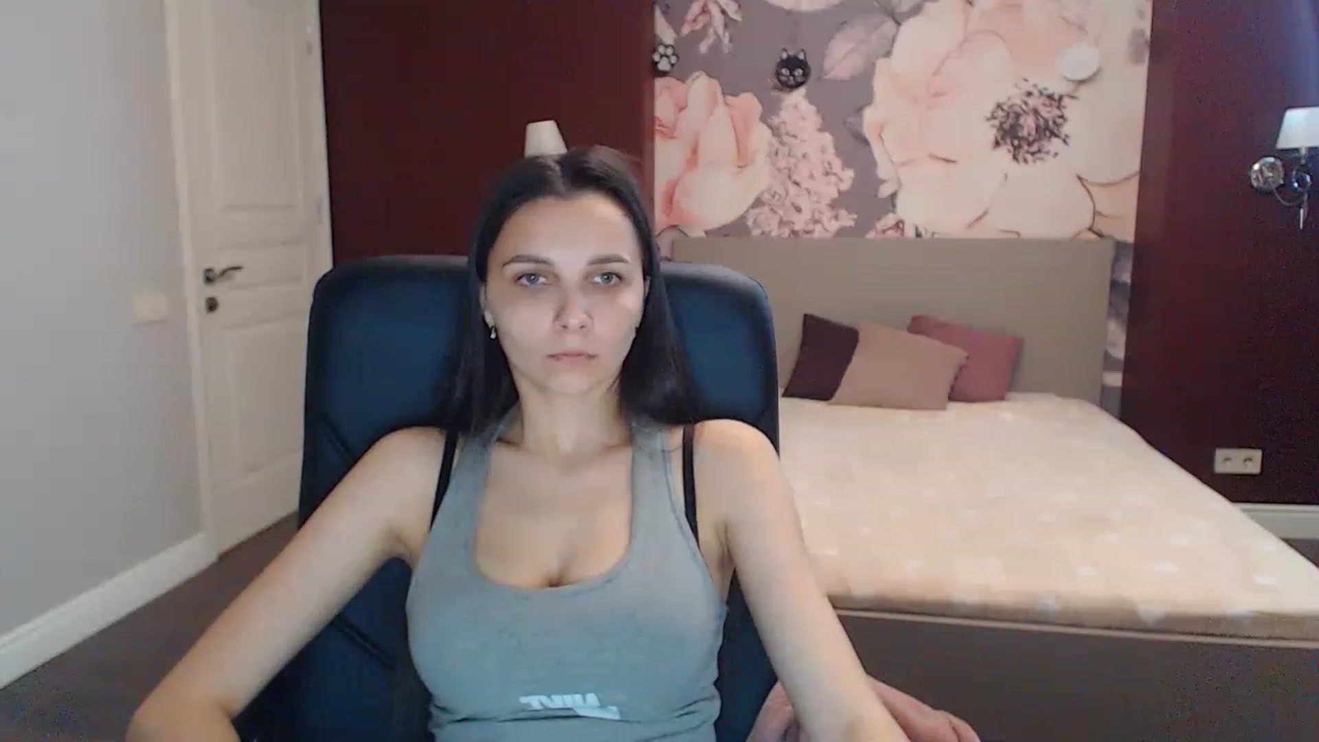 Gallery image thumbnail from Karina_Mils's myfreecams stream on, 06/09/2023, 14:51 image 17 of 20