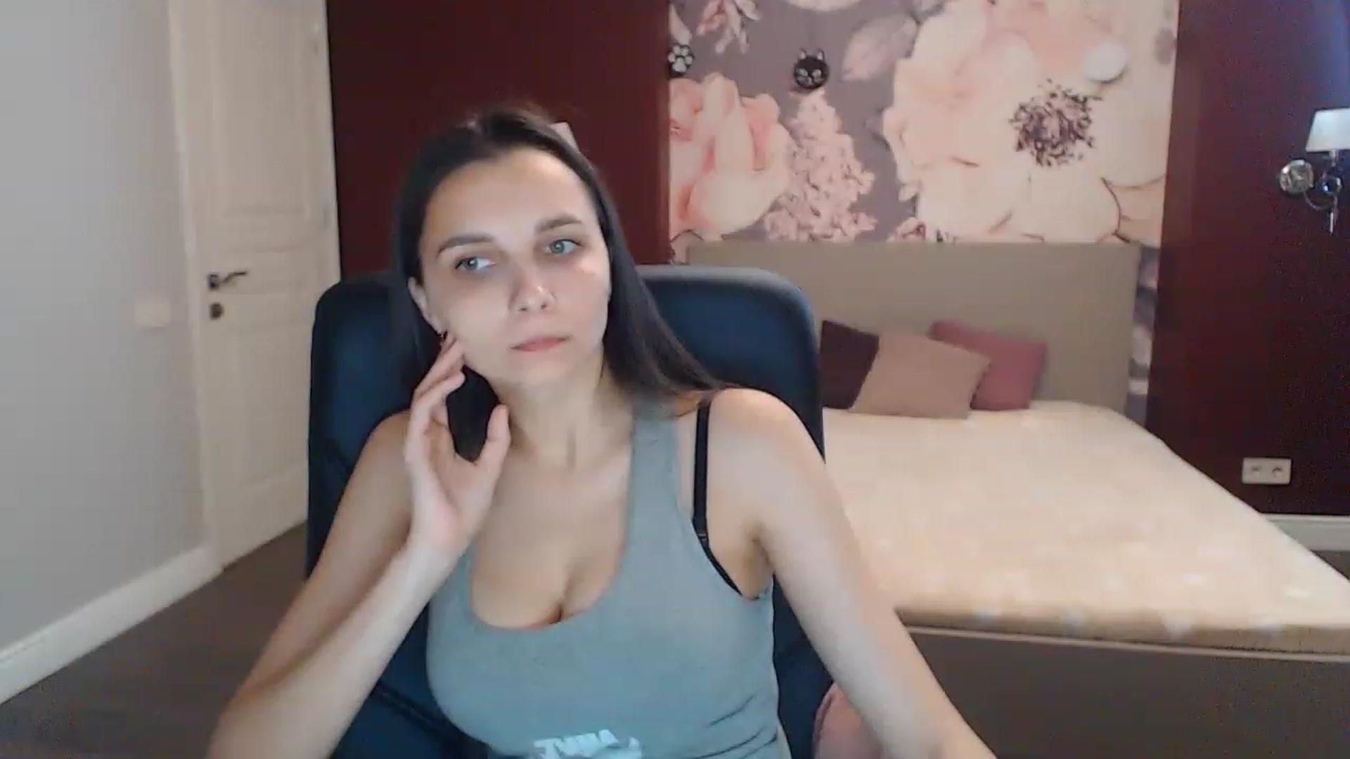 Gallery image thumbnail from Karina_Mils's myfreecams stream on, 06/09/2023, 14:51 image 15 of 20