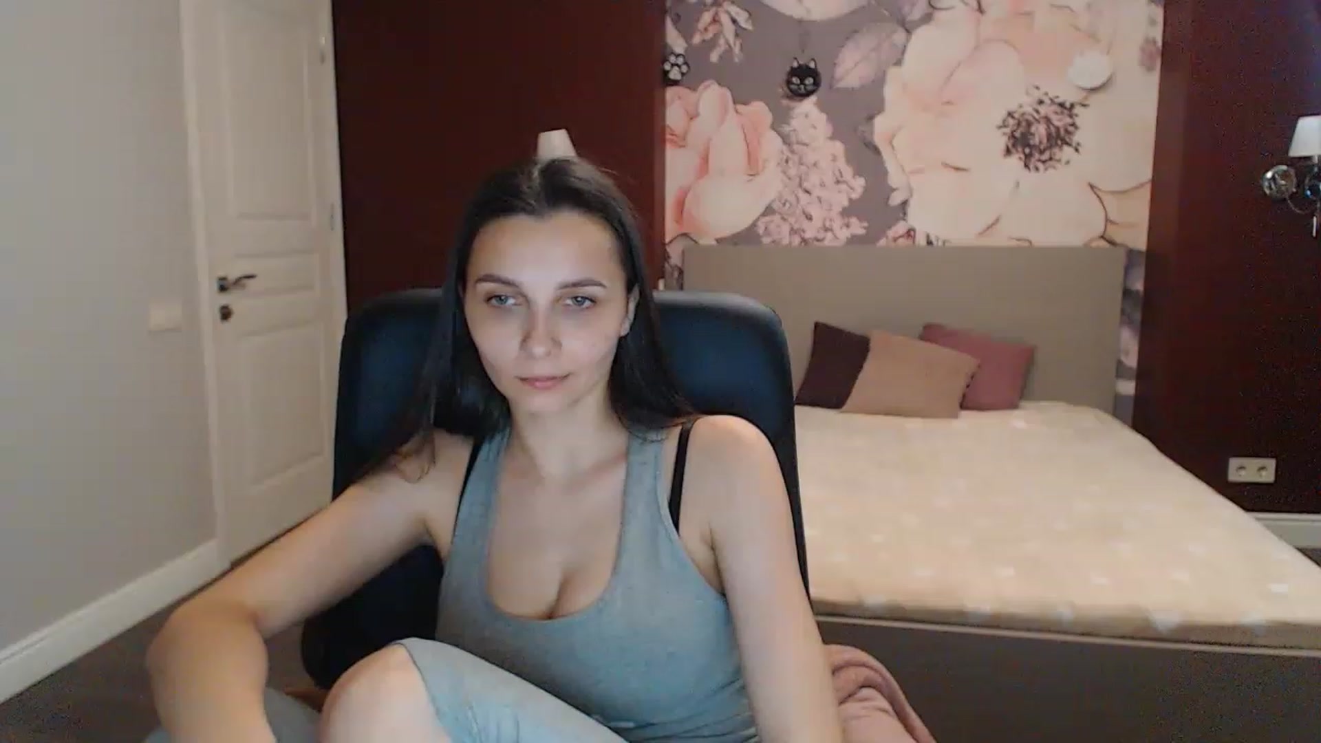Gallery image thumbnail from Karina_Mils's myfreecams stream on, 06/09/2023, 16:15 image 4 of 20