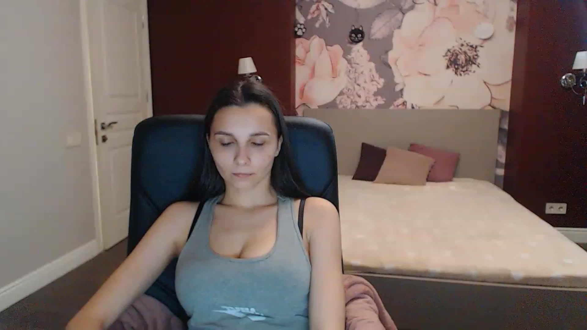 Gallery image thumbnail from Karina_Mils's myfreecams stream on, 06/09/2023, 16:15 image 1 of 20