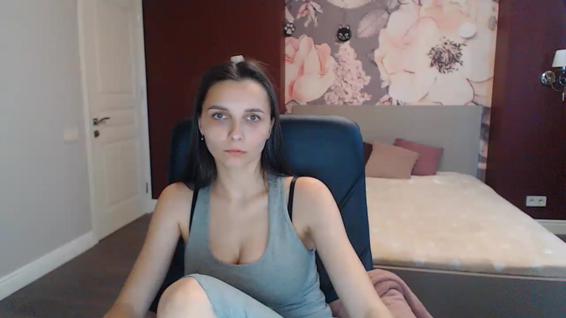 Gallery image thumbnail from Karina_Mils's myfreecams stream on, 06/09/2023, 16:15 image 15 of 20