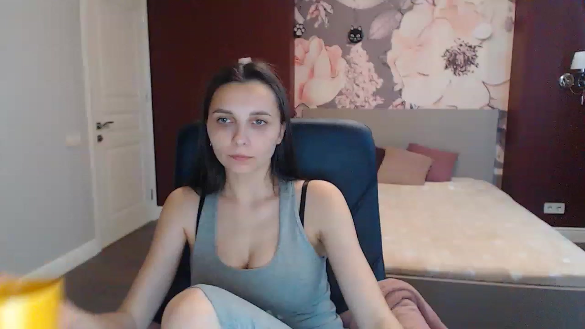 Gallery image thumbnail from Karina_Mils's myfreecams stream on, 06/09/2023, 16:15 image 14 of 20