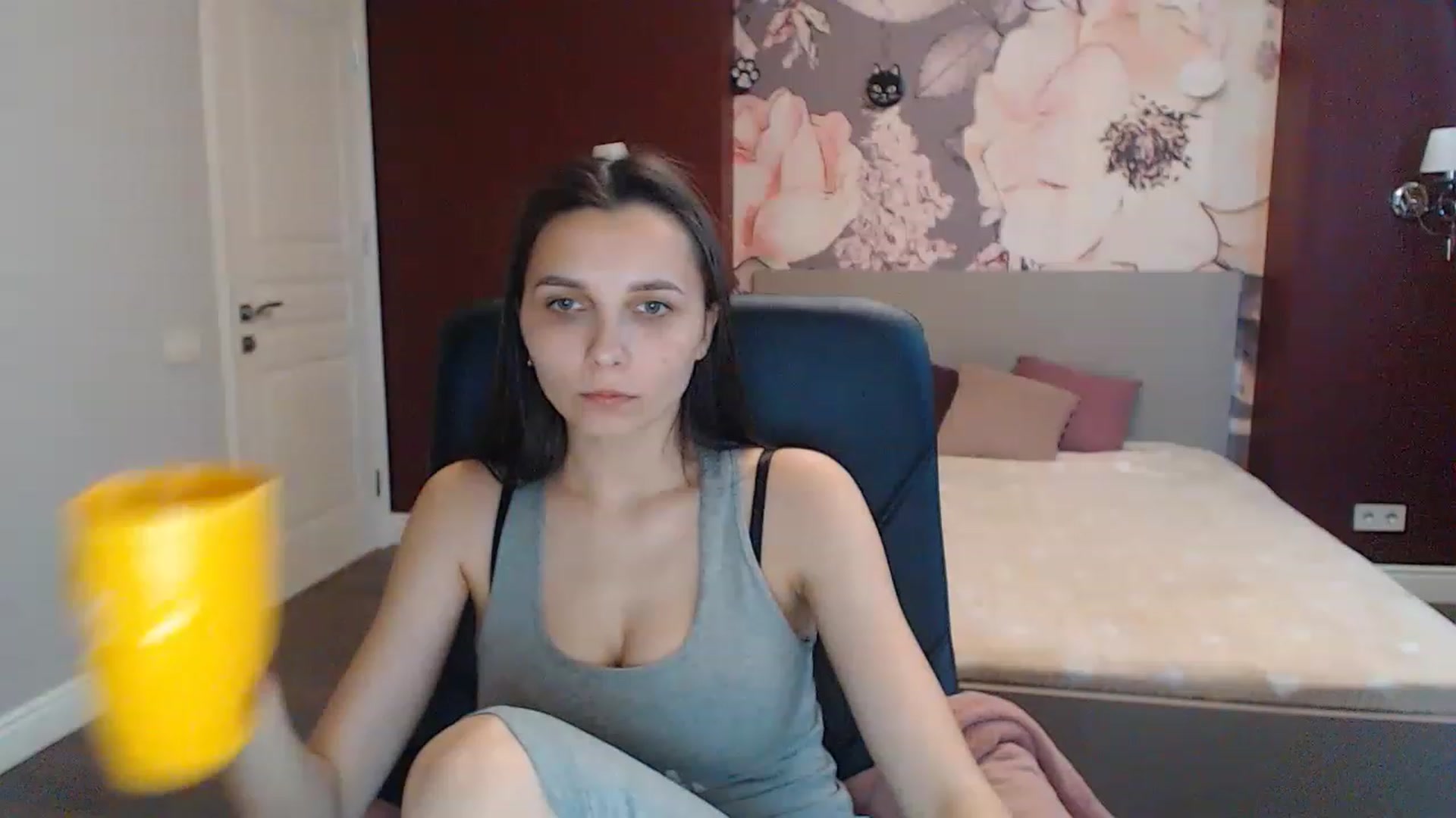 Gallery image thumbnail from Karina_Mils's myfreecams stream on, 06/09/2023, 16:15 image 13 of 20