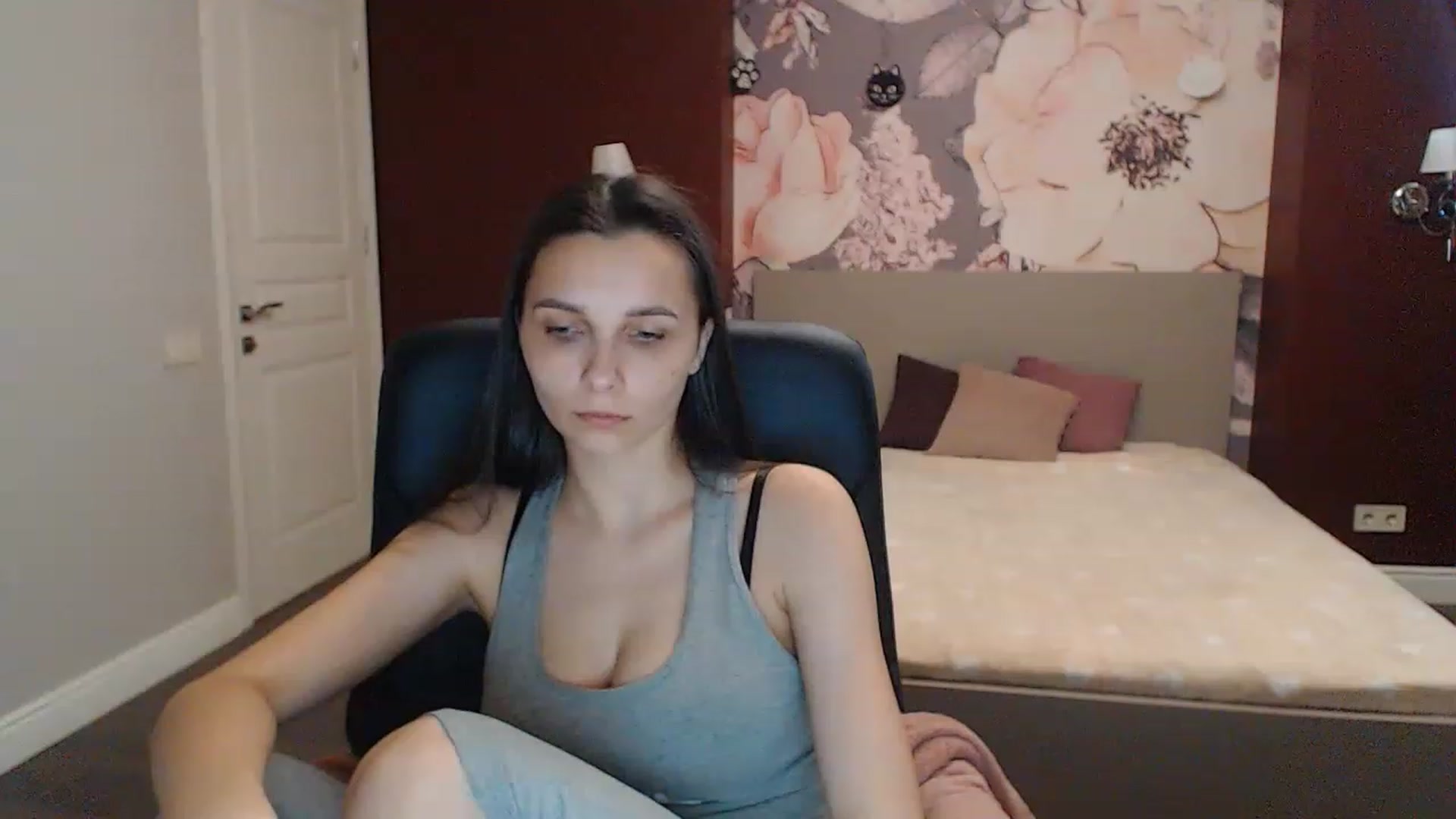 Gallery image thumbnail from Karina_Mils's myfreecams stream on, 06/09/2023, 16:15 image 5 of 20