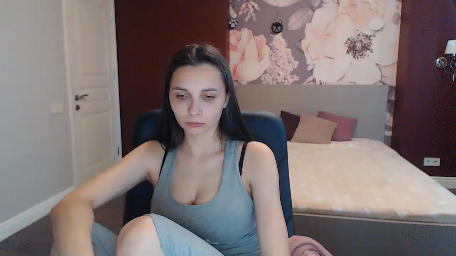 Gallery image thumbnail from Karina_Mils's myfreecams stream on, 06/09/2023, 16:15 image 17 of 20