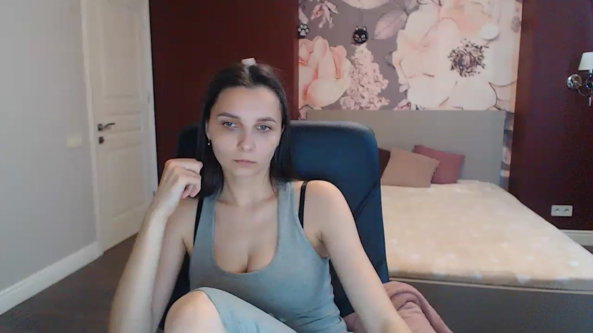 Gallery image thumbnail from Karina_Mils's myfreecams stream on, 06/09/2023, 16:15 image 12 of 20