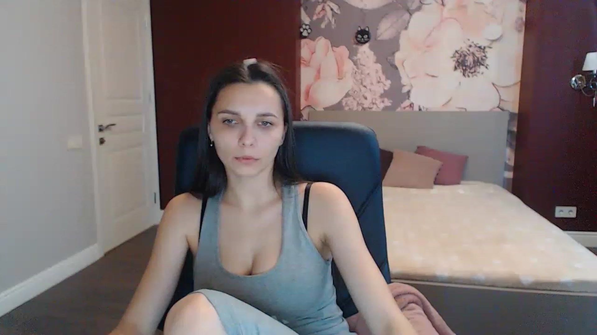 Gallery image thumbnail from Karina_Mils's myfreecams stream on, 06/09/2023, 16:15 image 9 of 20