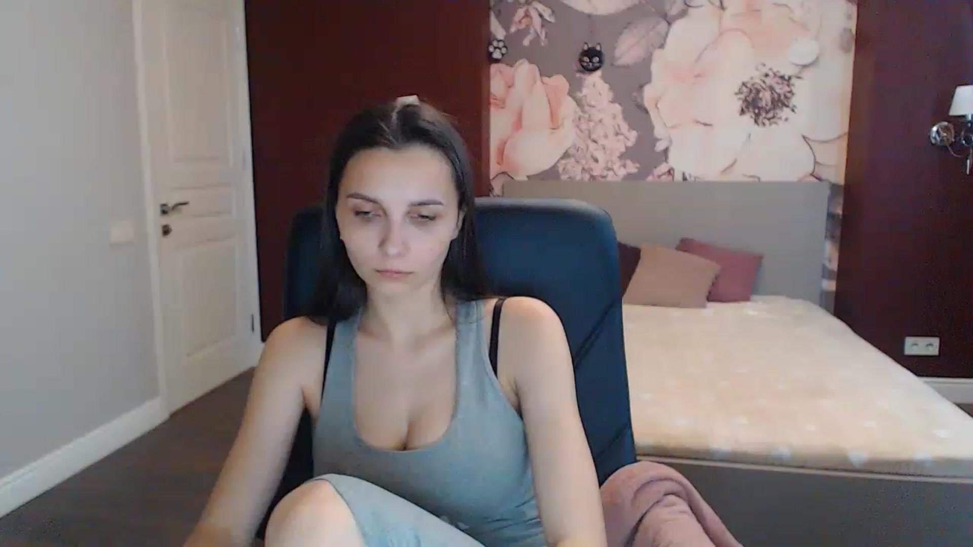 Gallery image thumbnail from Karina_Mils's myfreecams stream on, 06/09/2023, 16:15 image 10 of 20