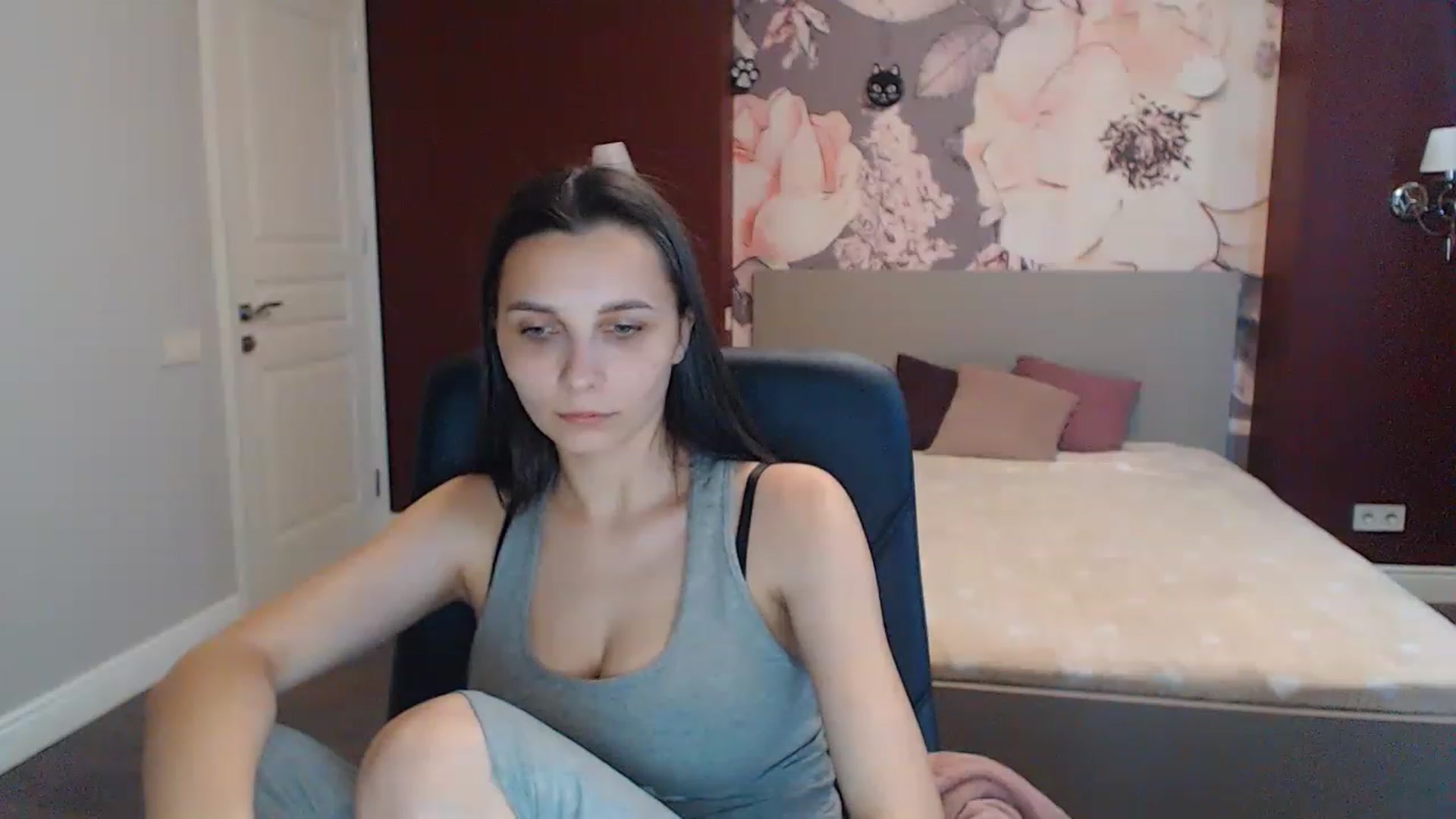 Gallery image thumbnail from Karina_Mils's myfreecams stream on, 06/09/2023, 16:15 image 19 of 20