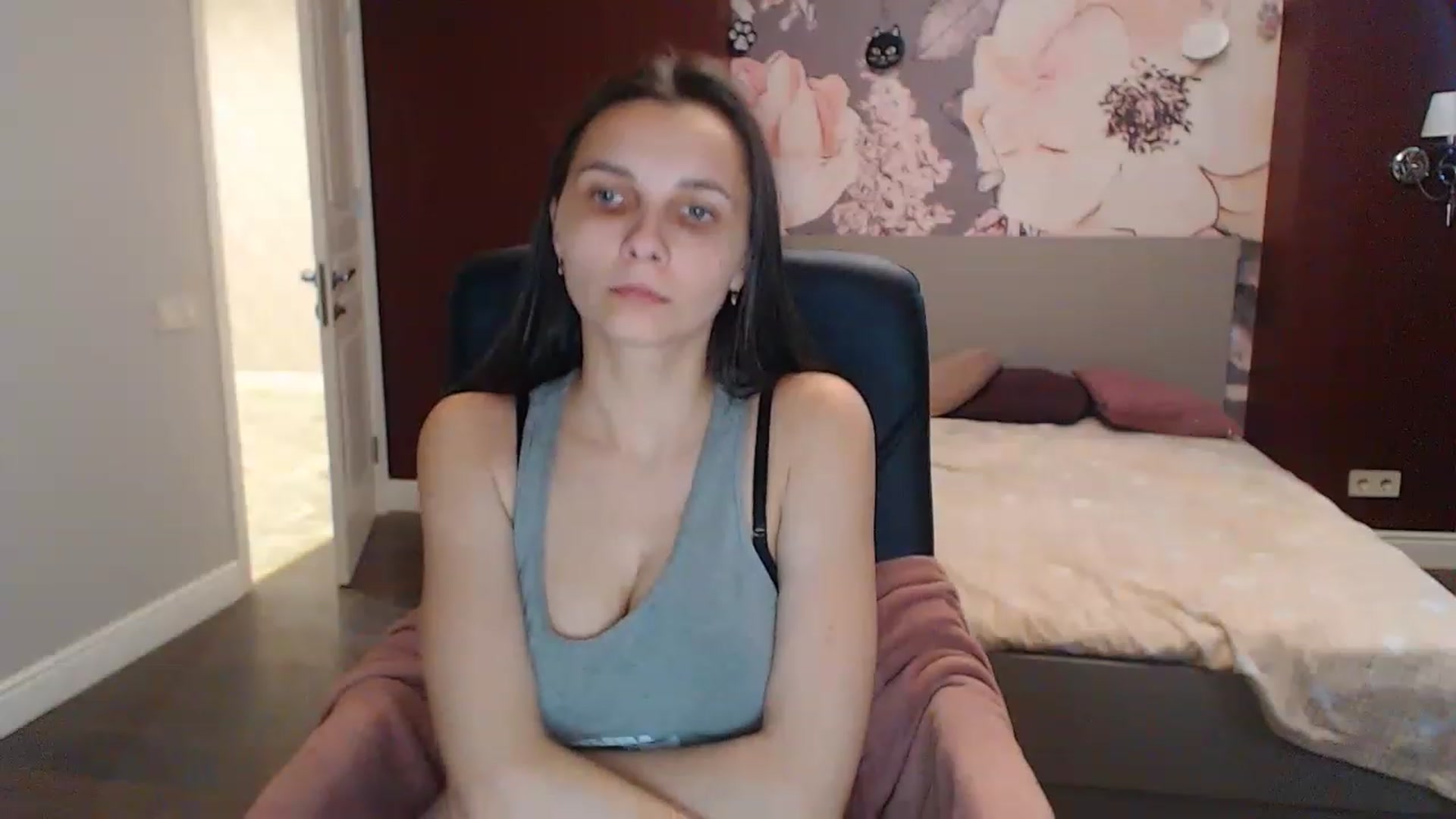 Gallery image thumbnail from Karina_Mils's myfreecams stream on, 06/10/2023, 15:25 image 4 of 20