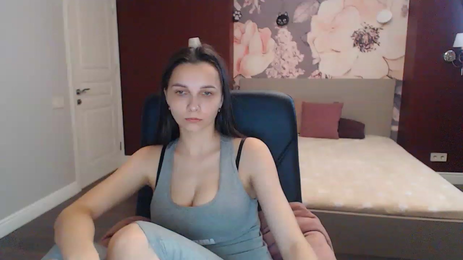 Gallery image thumbnail from Karina_Mils's myfreecams stream on, 06/11/2023, 13:34 image 6 of 20