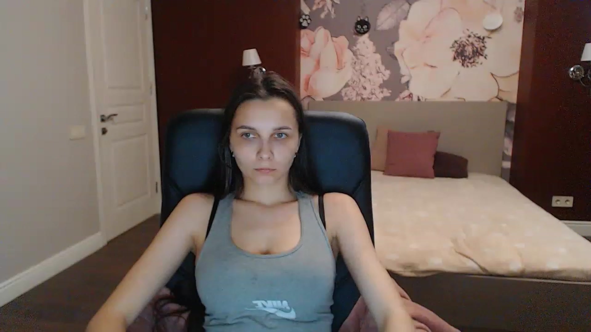Gallery image thumbnail from Karina_Mils's myfreecams stream on, 06/11/2023, 15:45 image 16 of 20