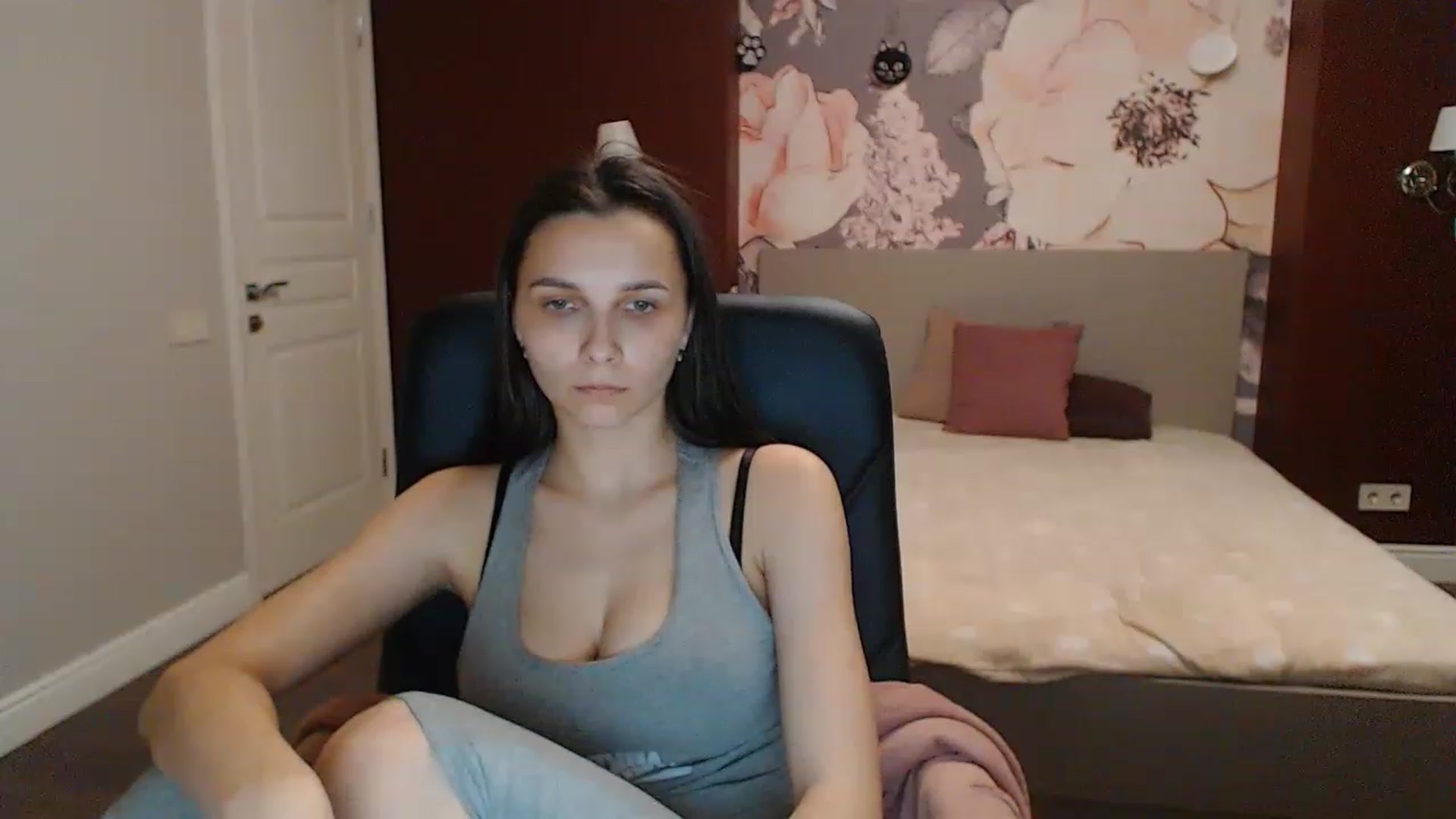 Gallery image thumbnail from Karina_Mils's myfreecams stream on, 06/11/2023, 15:45 image 7 of 20