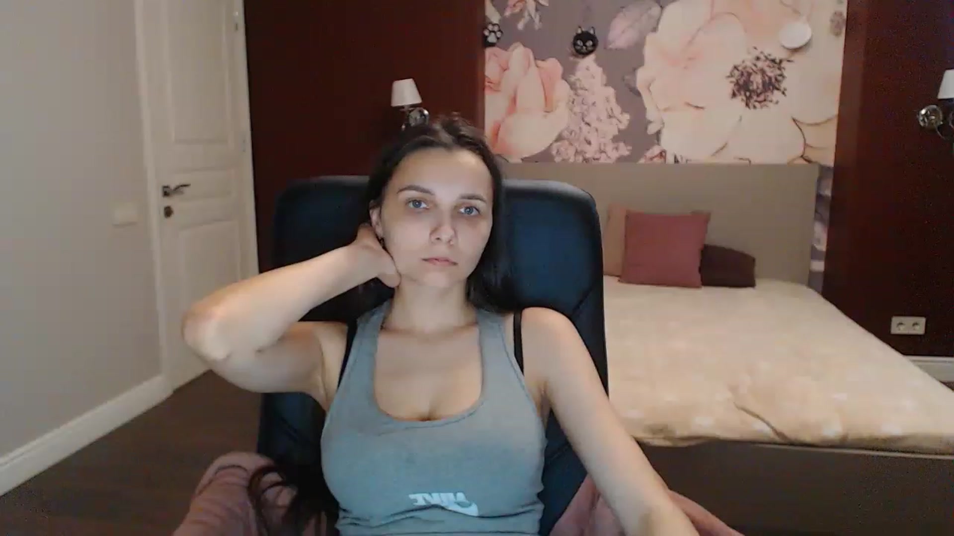 Gallery image thumbnail from Karina_Mils's myfreecams stream on, 06/11/2023, 15:45 image 15 of 20