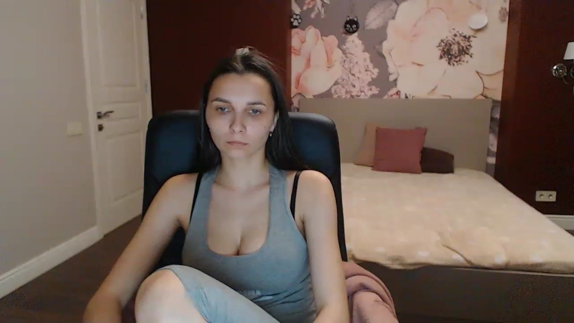 Gallery image thumbnail from Karina_Mils's myfreecams stream on, 06/11/2023, 15:45 image 6 of 20