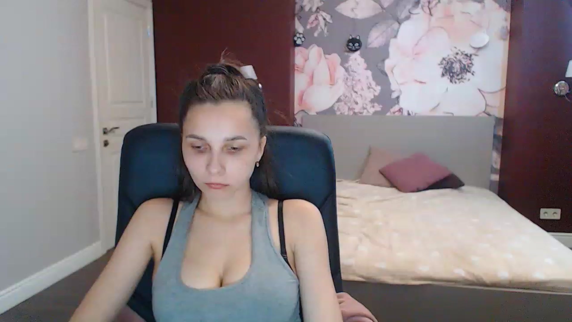 Gallery image thumbnail from Karina_Mils's myfreecams stream on, 06/12/2023, 11:09 image 20 of 20