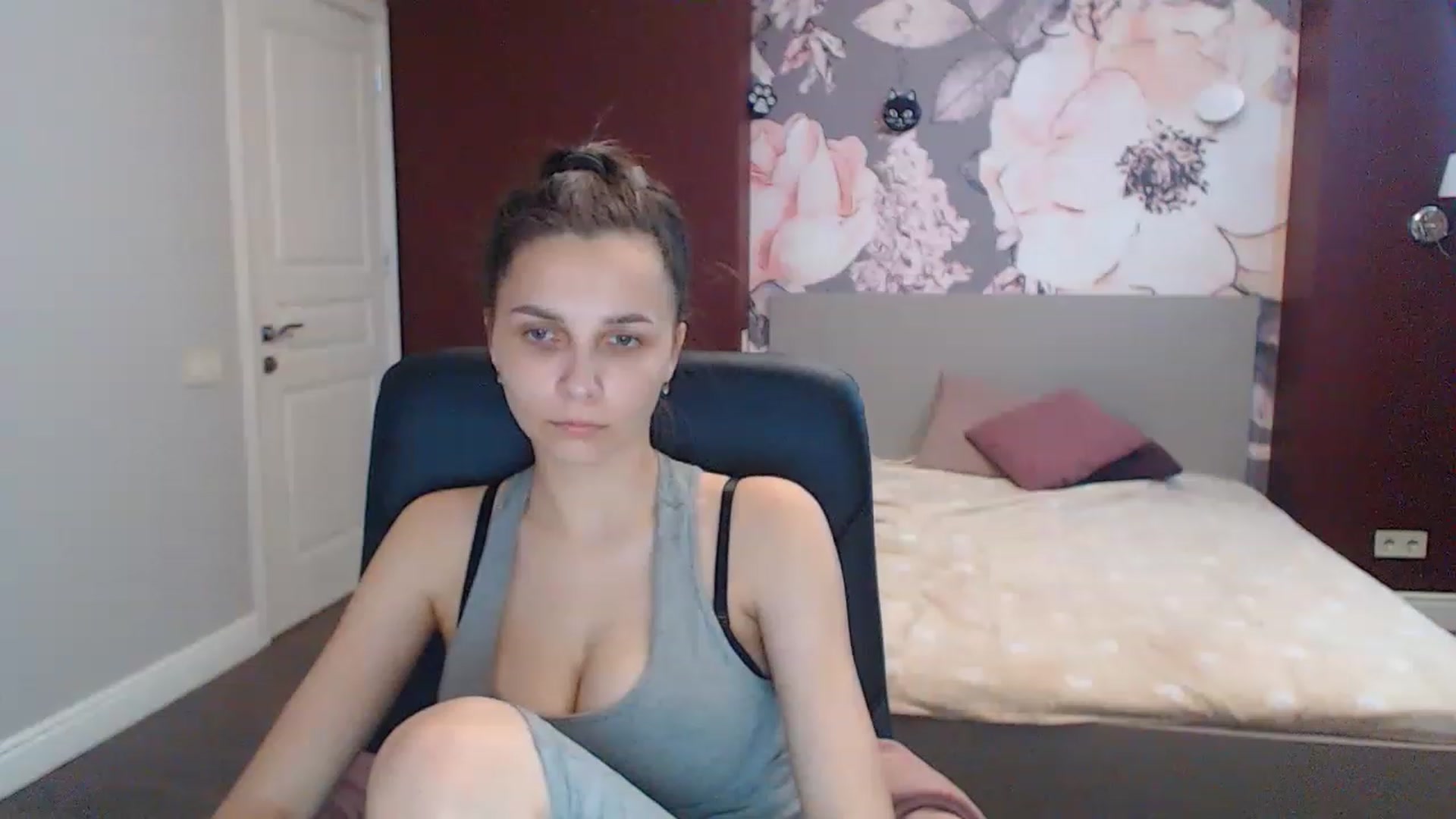 Gallery image thumbnail from Karina_Mils's myfreecams stream on, 06/12/2023, 11:09 image 7 of 20