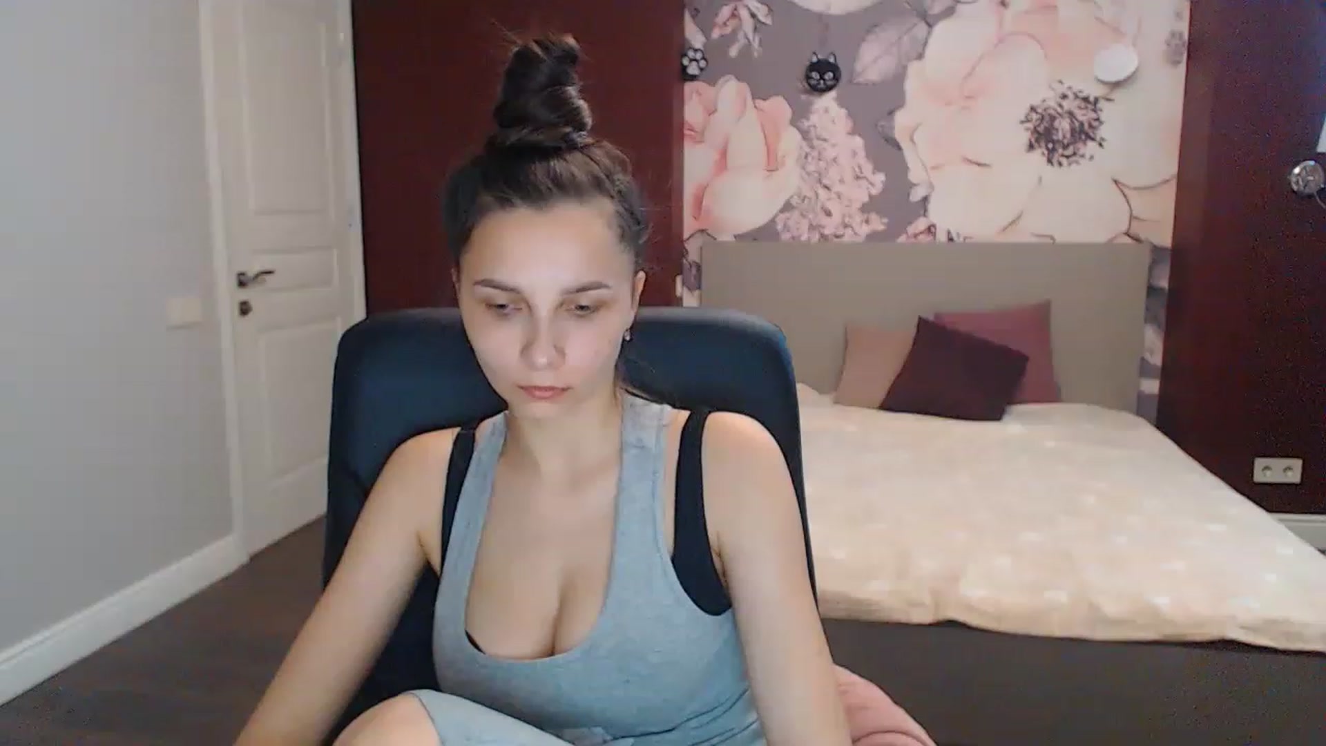 Gallery image thumbnail from Karina_Mils's myfreecams stream on, 06/15/2023, 11:22 image 7 of 20