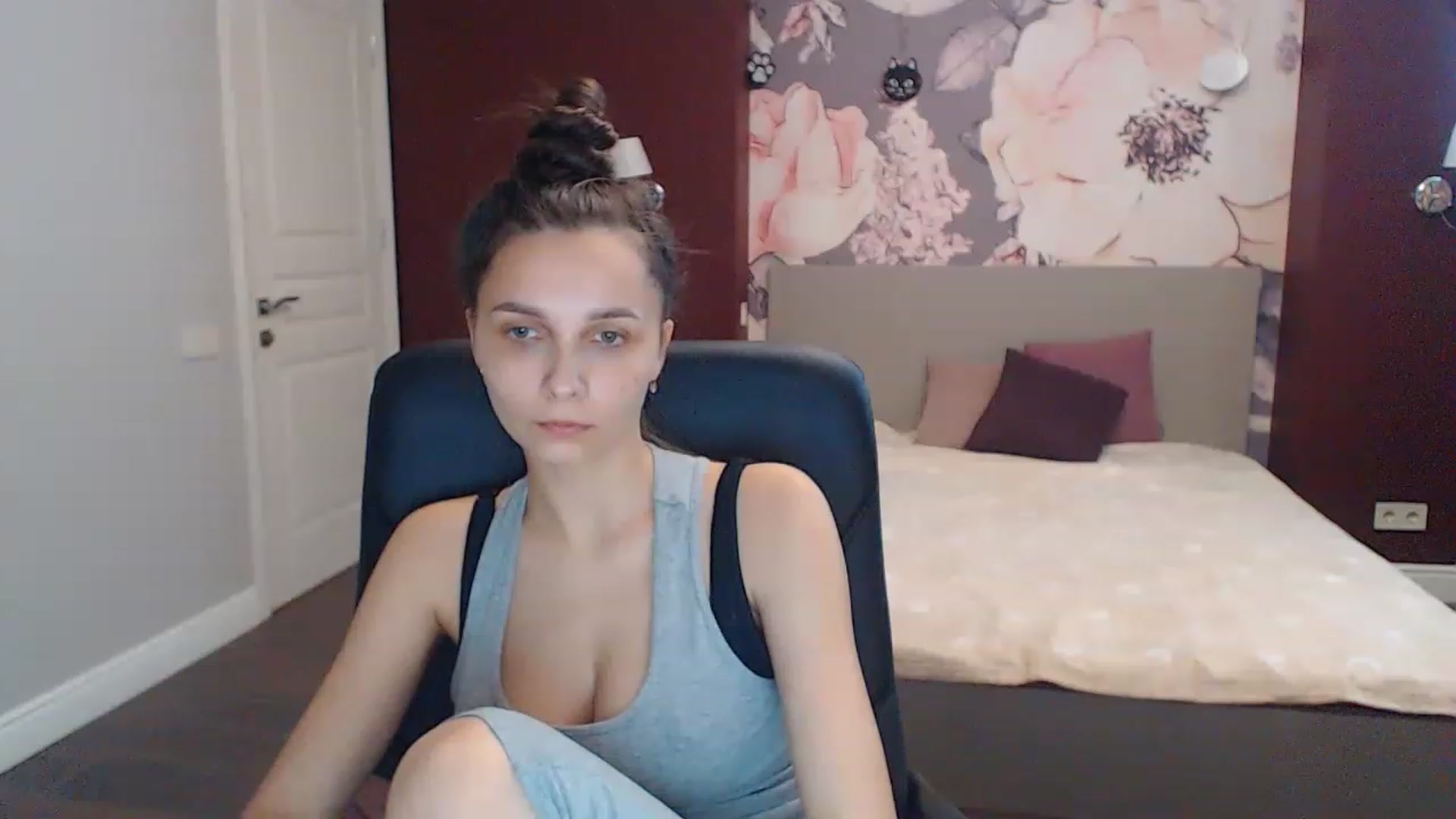 Gallery image thumbnail from Karina_Mils's myfreecams stream on, 06/15/2023, 11:22 image 19 of 20