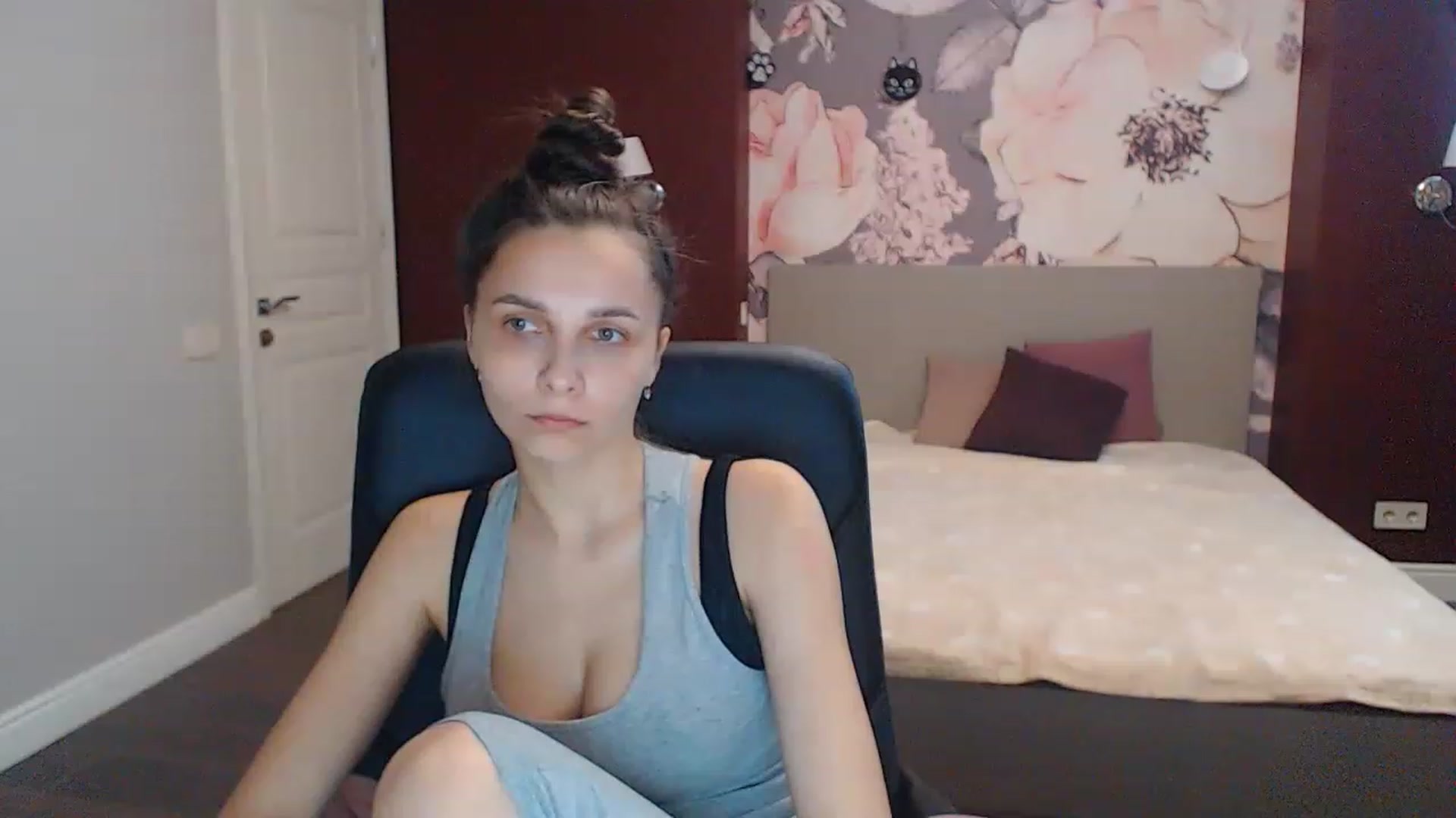Gallery image thumbnail from Karina_Mils's myfreecams stream on, 06/15/2023, 11:22 image 18 of 20