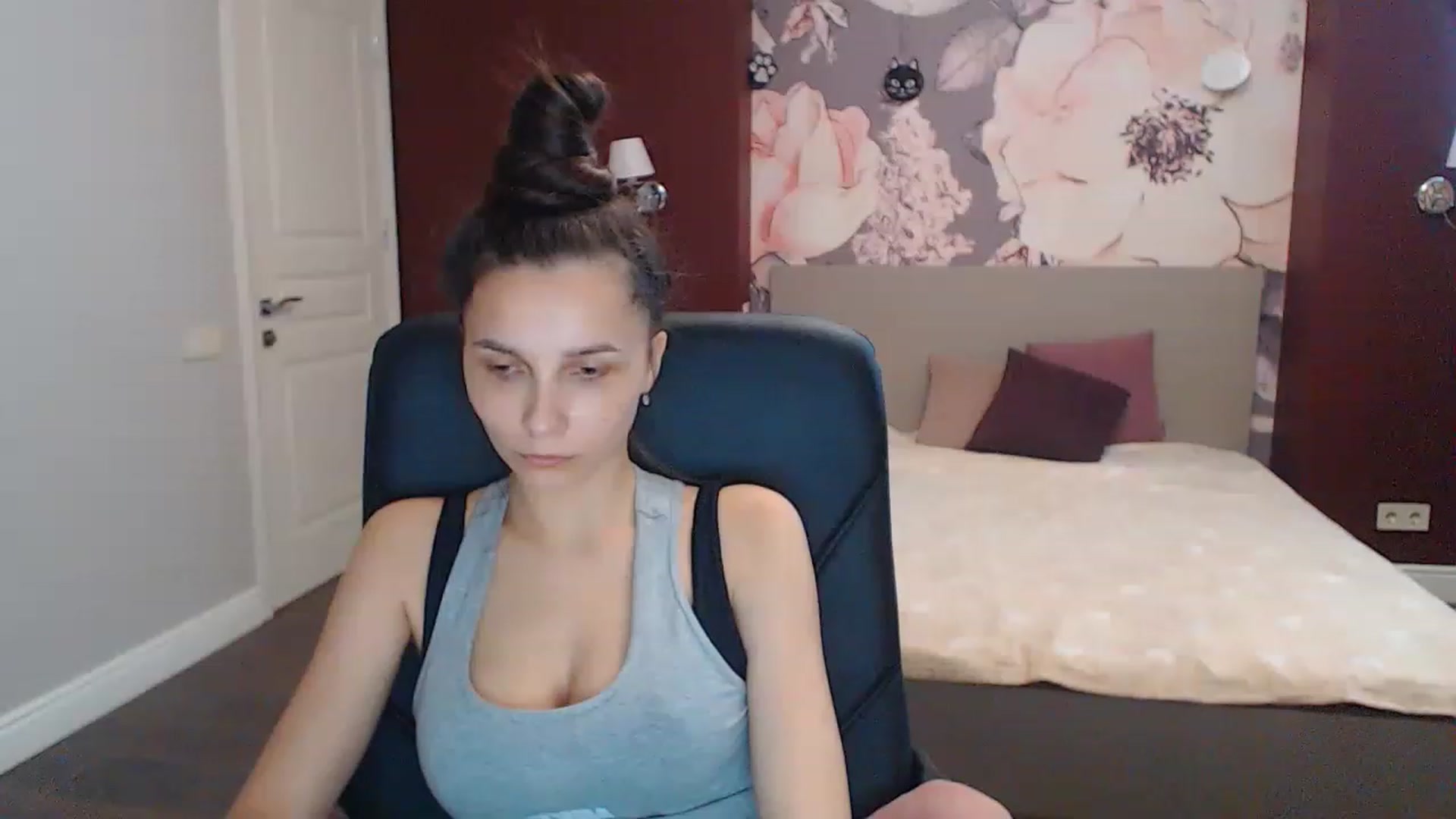 Gallery image thumbnail from Karina_Mils's myfreecams stream on, 06/15/2023, 11:22 image 15 of 20