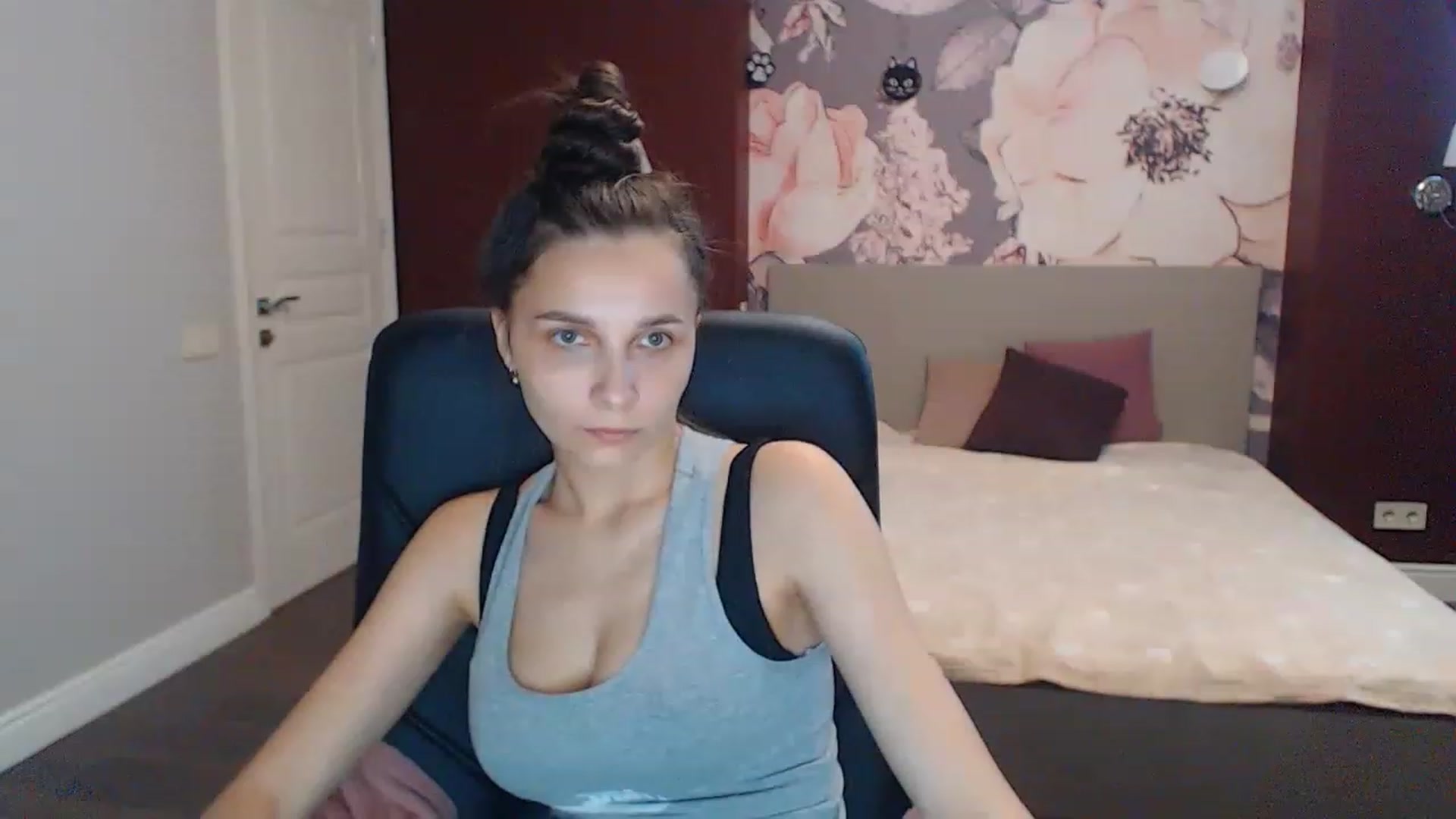 Gallery image thumbnail from Karina_Mils's myfreecams stream on, 06/15/2023, 11:22 image 20 of 20