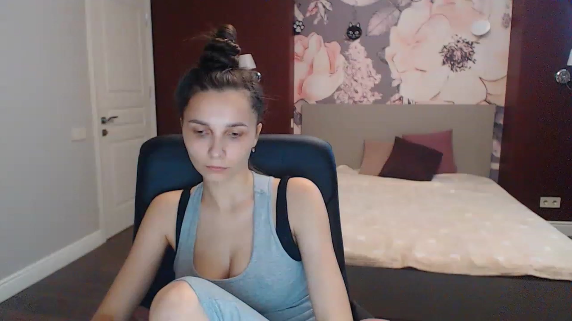 Gallery image thumbnail from Karina_Mils's myfreecams stream on, 06/15/2023, 11:22 image 17 of 20