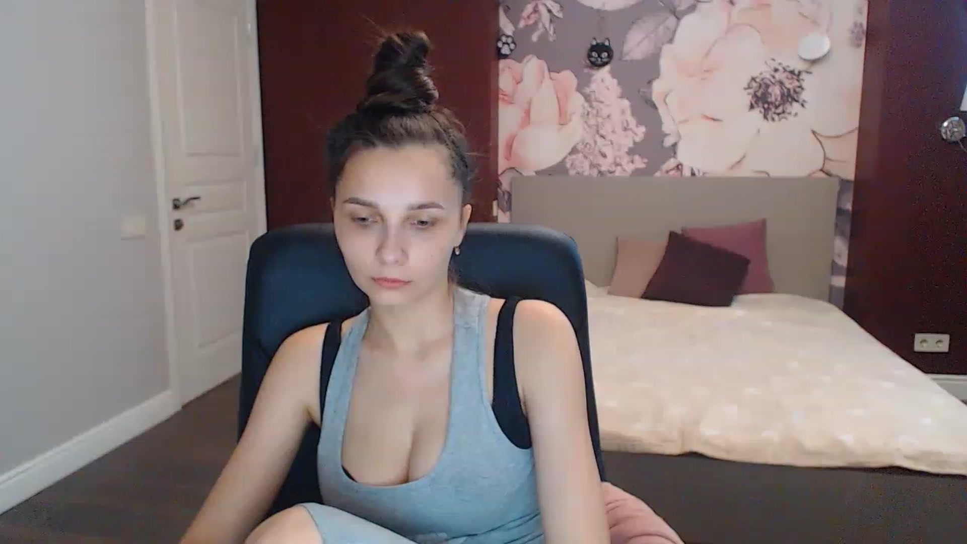 Gallery image thumbnail from Karina_Mils's myfreecams stream on, 06/15/2023, 11:22 image 8 of 20