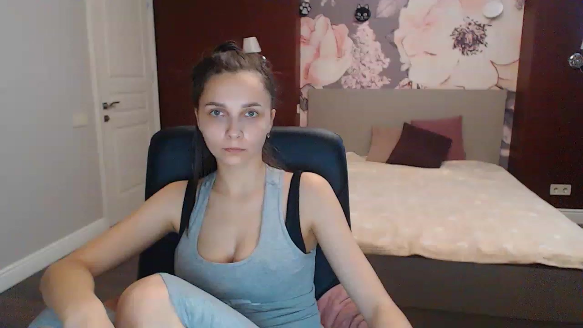 Gallery image thumbnail from Karina_Mils's myfreecams stream on, 06/15/2023, 11:22 image 4 of 20