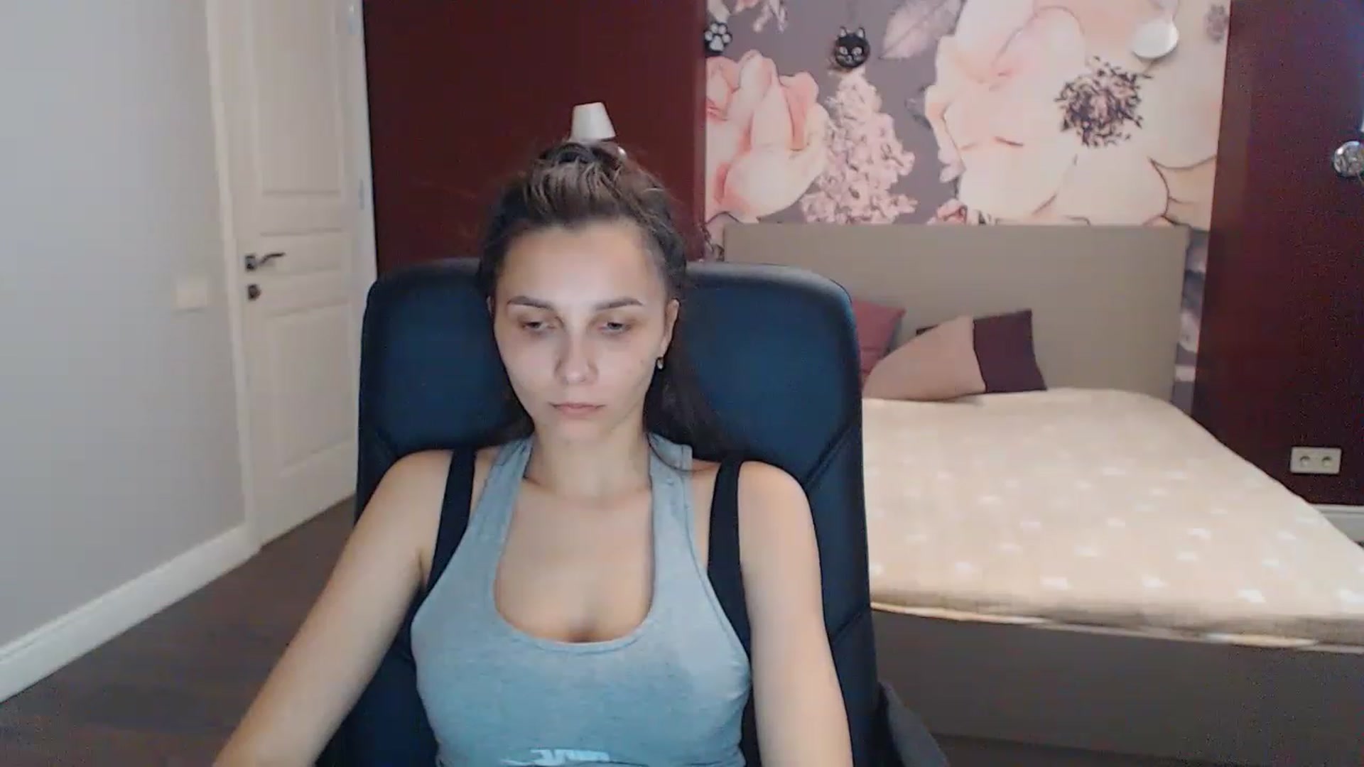 Gallery image thumbnail from Karina_Mils's myfreecams stream on, 06/16/2023, 13:22 image 15 of 20