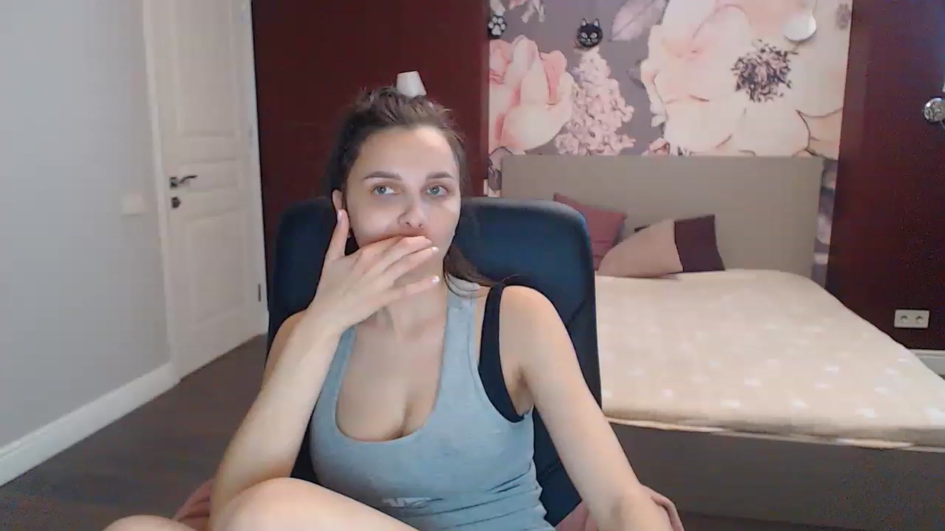 Gallery image thumbnail from Karina_Mils's myfreecams stream on, 06/16/2023, 13:22 image 4 of 20
