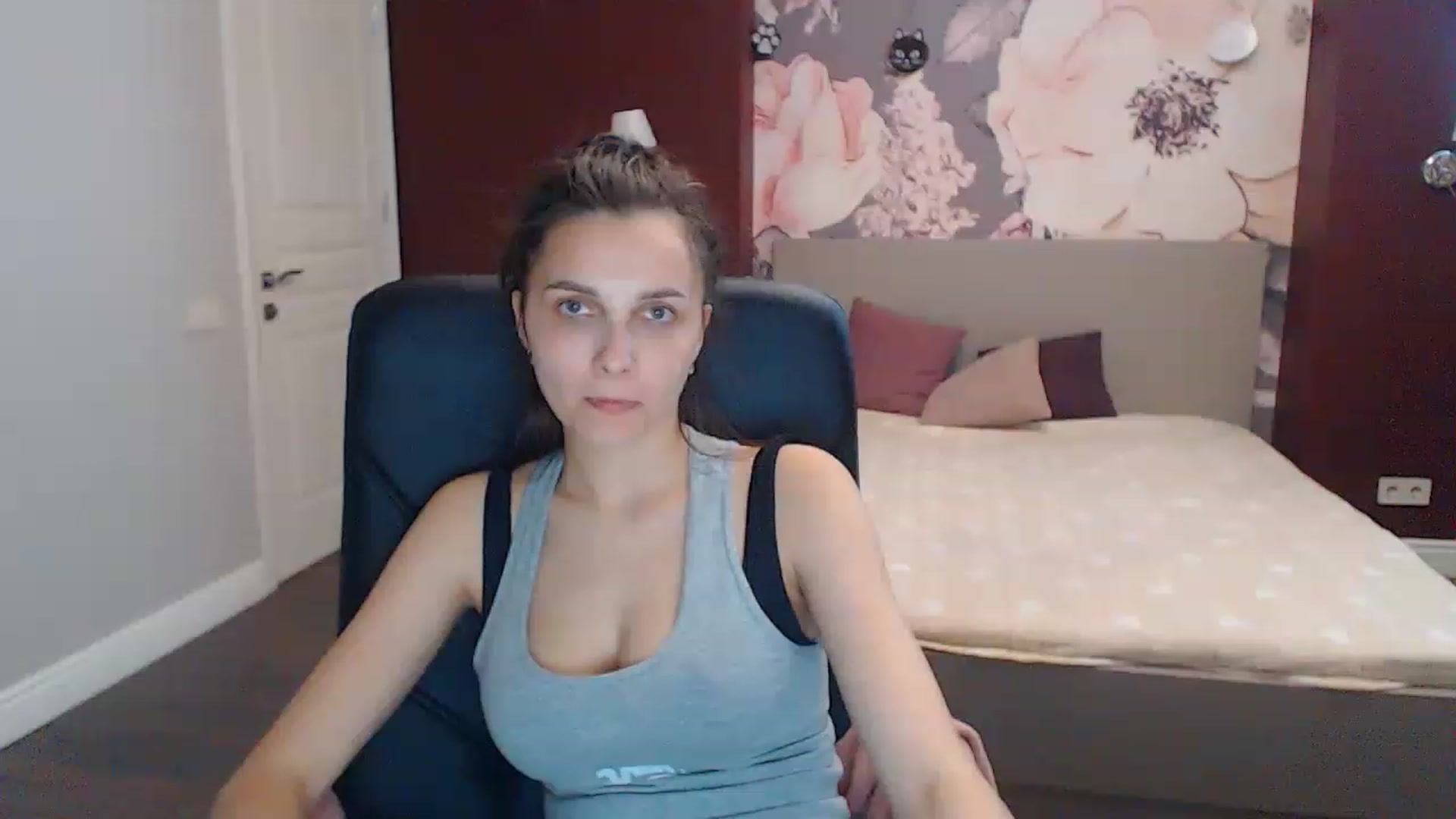 Gallery image thumbnail from Karina_Mils's myfreecams stream on, 06/16/2023, 13:22 image 12 of 20