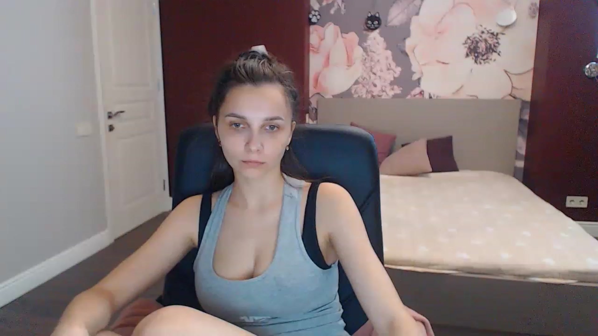 Gallery image thumbnail from Karina_Mils's myfreecams stream on, 06/16/2023, 13:22 image 8 of 20
