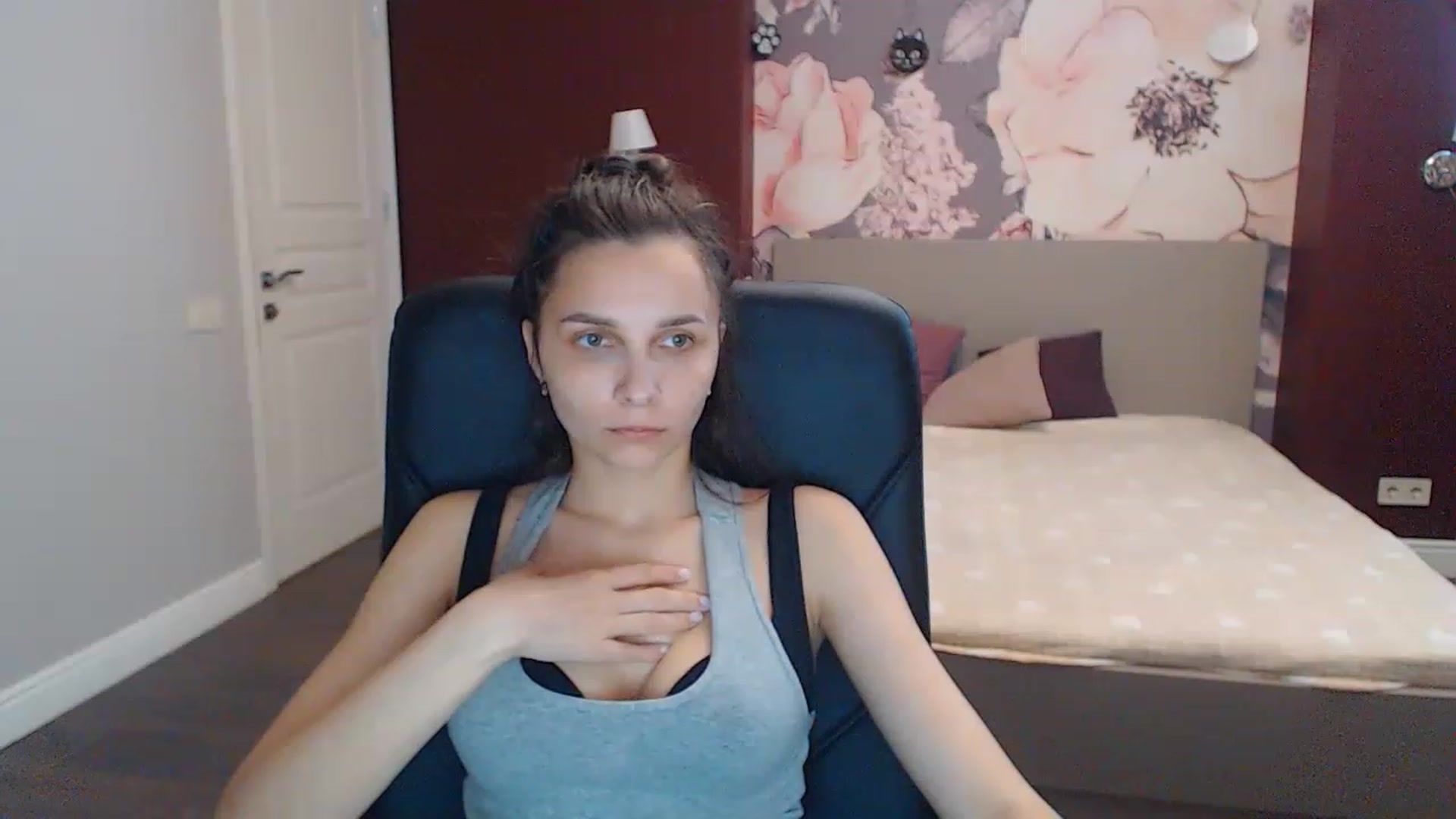 Gallery image thumbnail from Karina_Mils's myfreecams stream on, 06/16/2023, 13:22 image 17 of 20