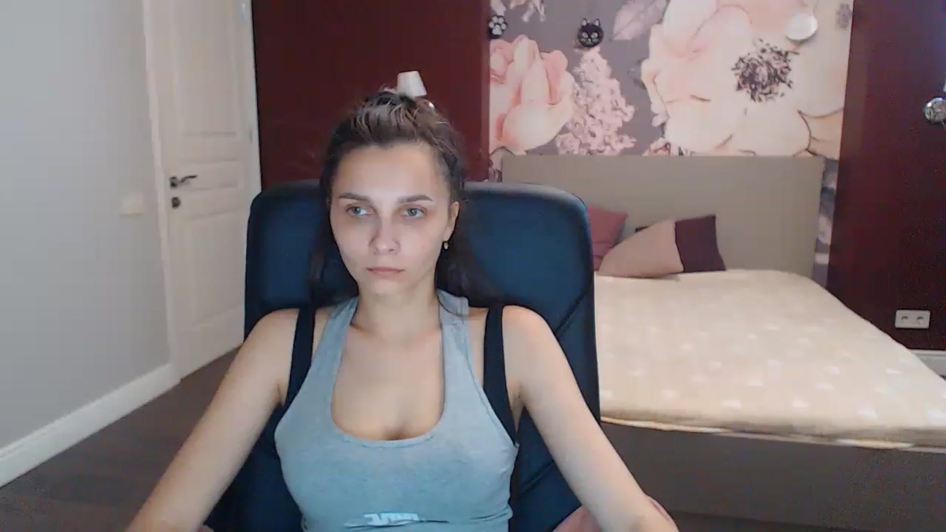 Gallery image thumbnail from Karina_Mils's myfreecams stream on, 06/16/2023, 13:22 image 13 of 20
